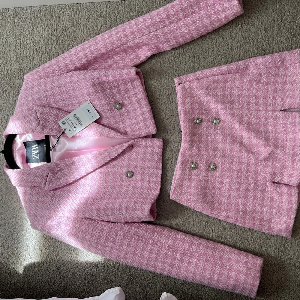 Zara Pink Textured Blazer with Pearl Accent - Picture 3 of 6